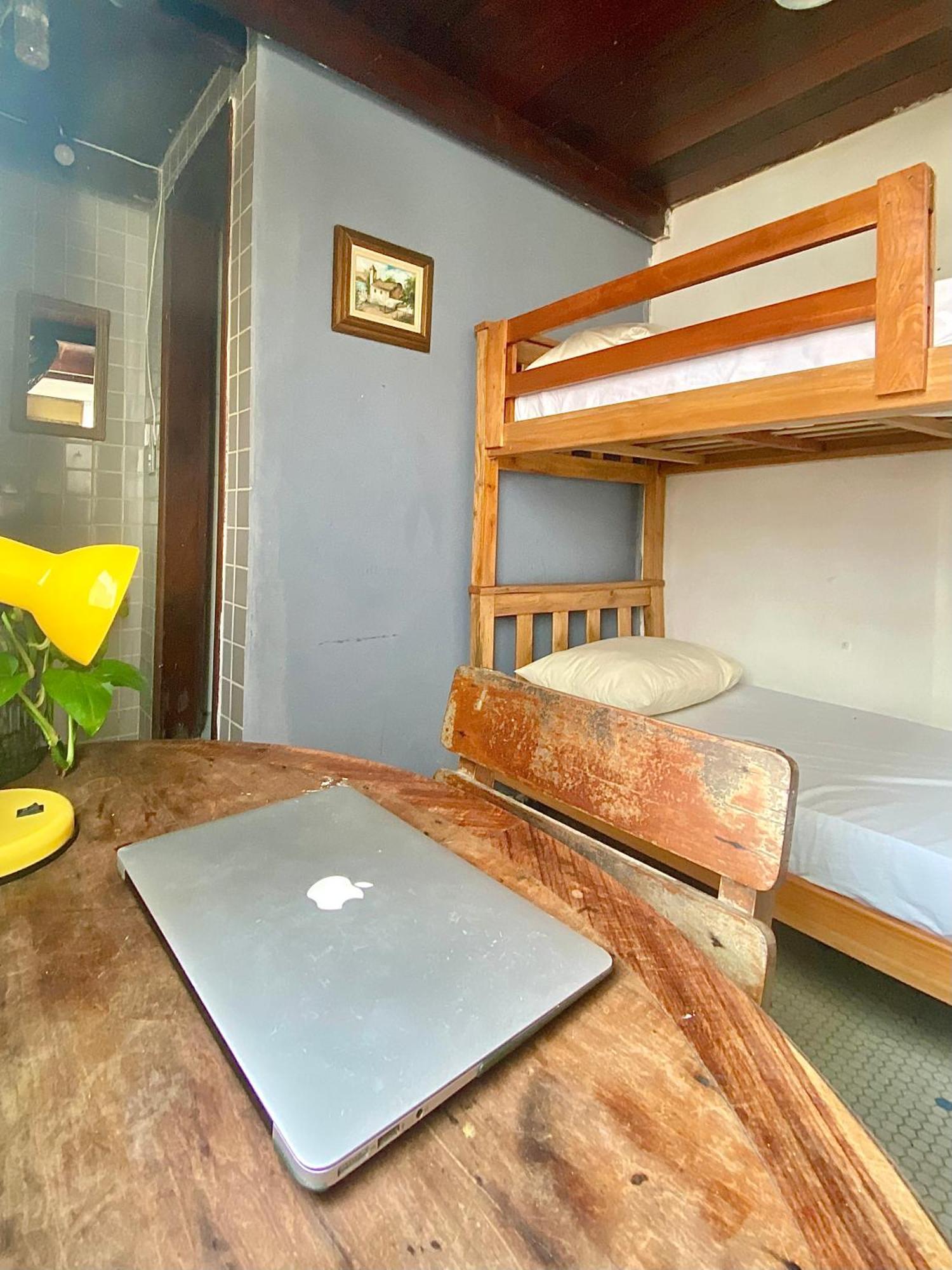 Casamarelo Hostel Salvador Bagian luar foto