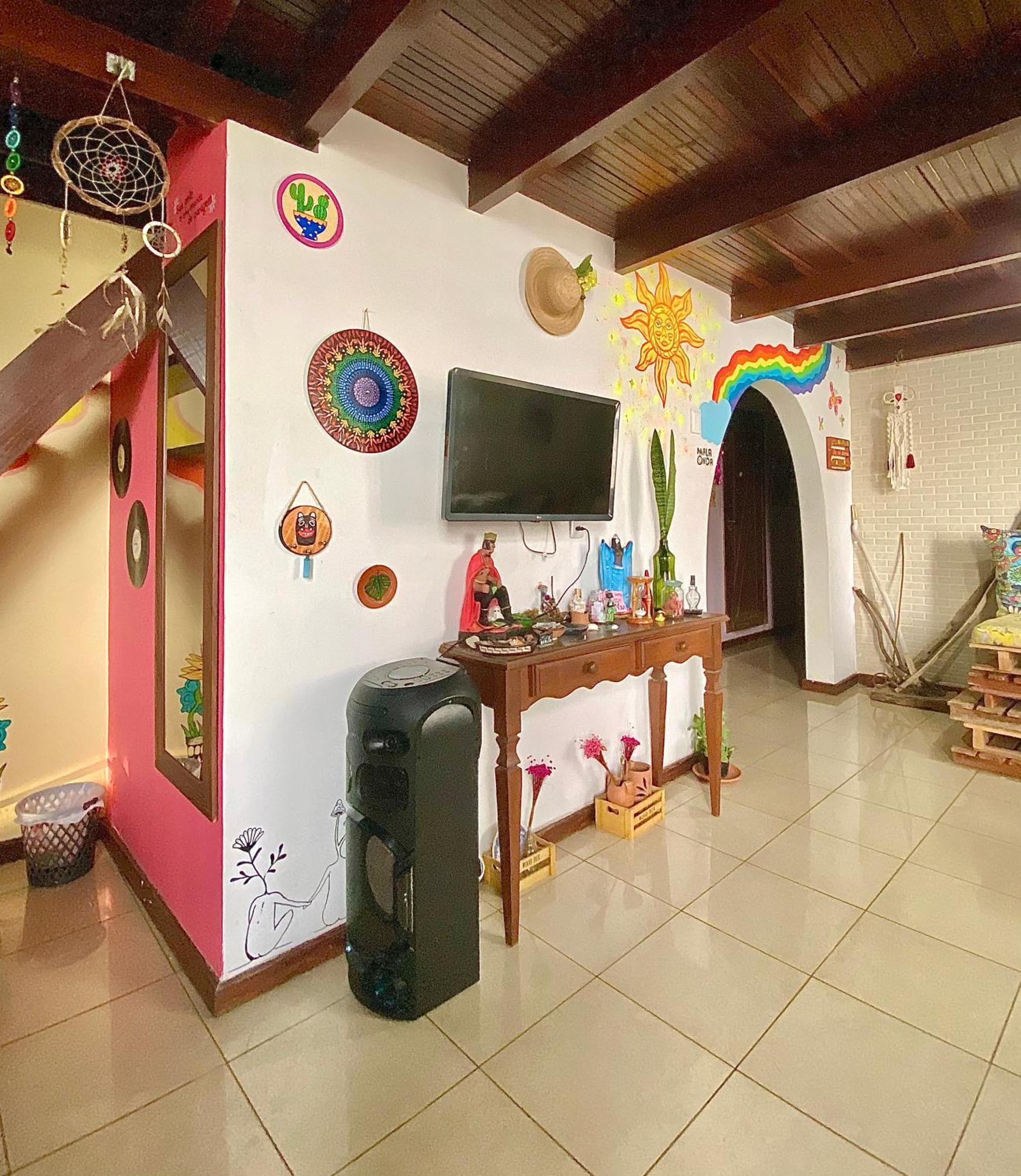 Casamarelo Hostel Salvador Bagian luar foto